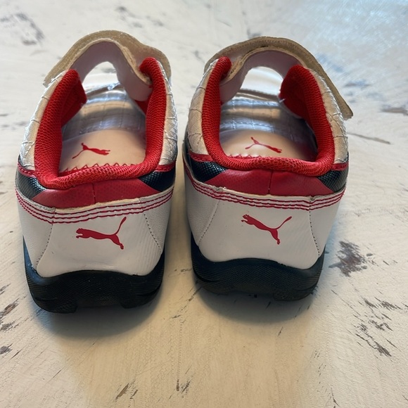 Puma White and Red Toddler Sneakers with Velcro Closure - Picture 2 of 4